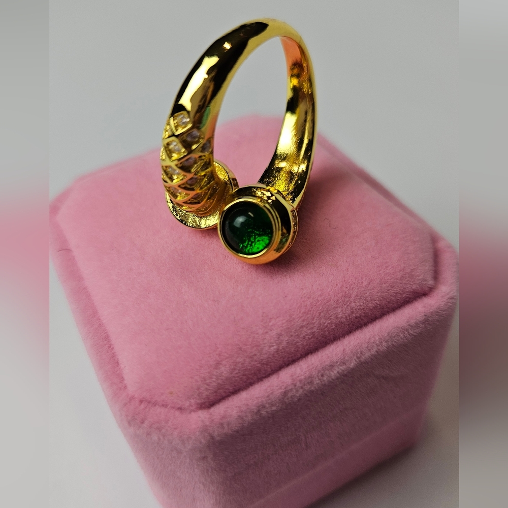 Elegant Gold Tone, Red/Emerald Gemstone Ring (NWOT) - Picture 5 of 5